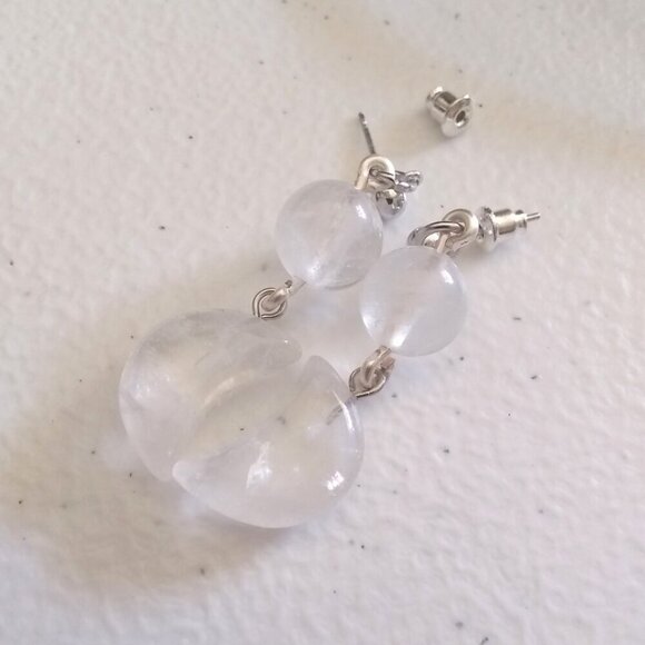 Spiritual & Mystical! Feminine Crescent Moon Quartz Earrings! Focus Your Energy! - Picture 5 of 10